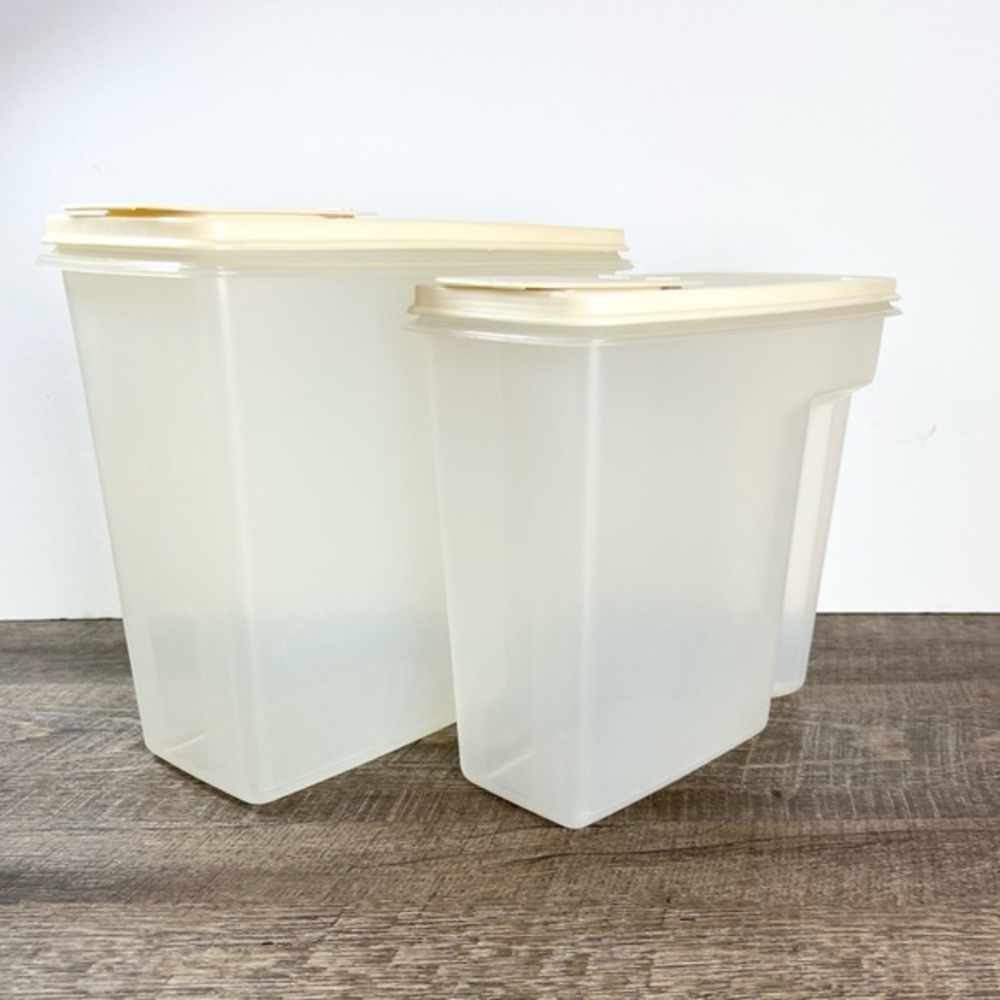 Vintage Rubbermaid cereal storage containers two sizes‎ almond lids